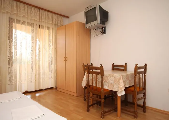 With A Parking Space Starigrad, Paklenica - 6595 Apartman Starigrad Paklenica