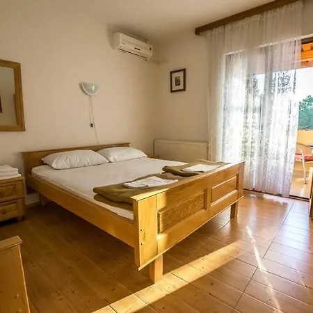 With A Parking Space Starigrad, Paklenica - 6595 *